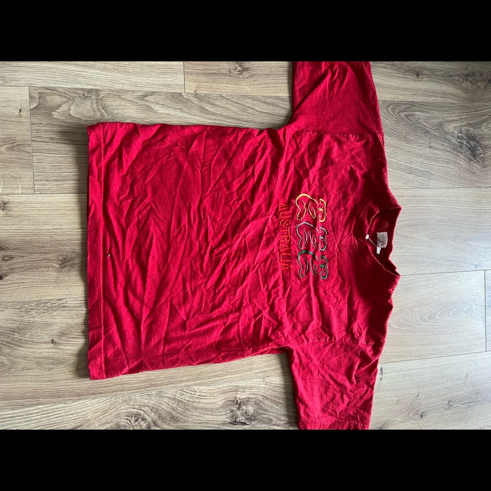 Vintage red embroidered Australia tee